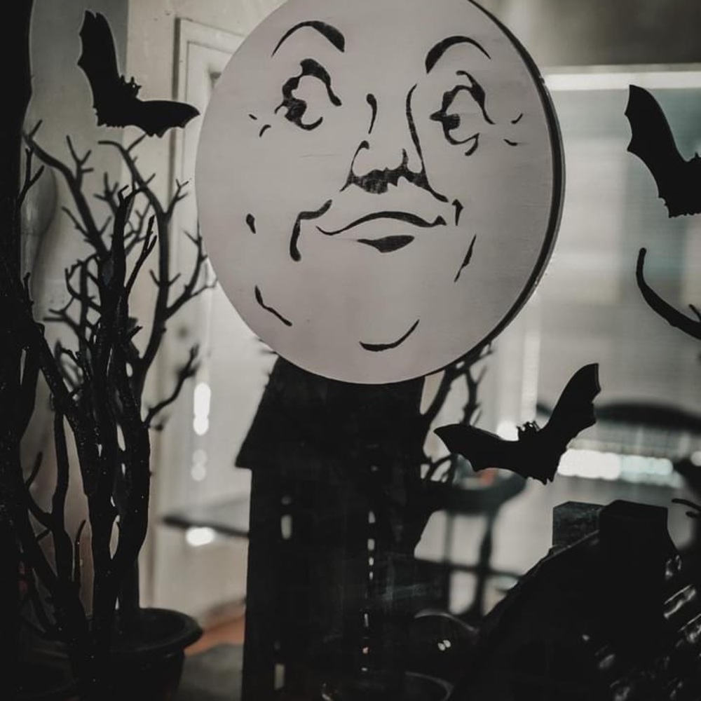 10” Man in the moon round wood sign